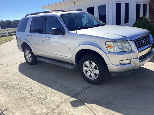 2010 Ford Explorer XLT - Photo 6