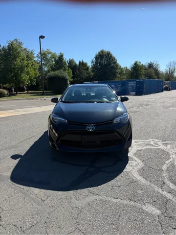 2018 Toyota Corolla LE - Photo 8