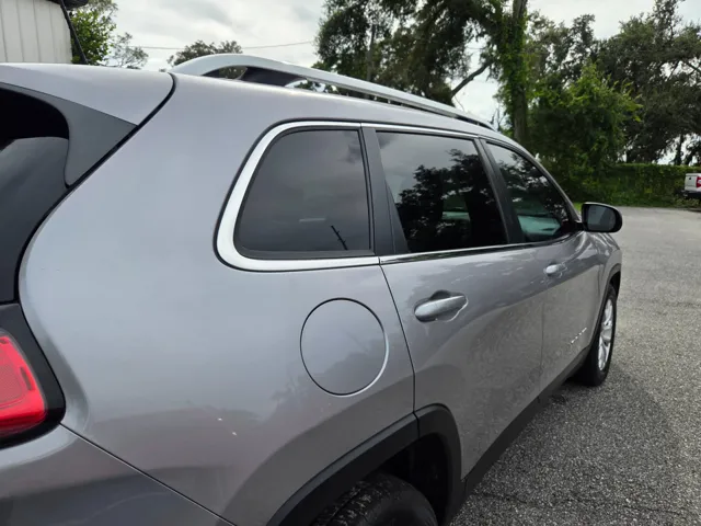2019 Jeep Cherokee Latitude photo 3