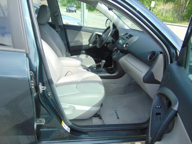 2012 Toyota RAV4 Limited - Photo 16