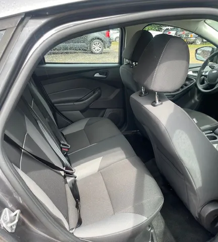 2014 Ford Focus SE photo 6