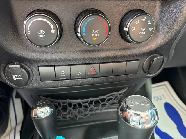 2017 Jeep Wrangler Willys Wheeler - Photo 16