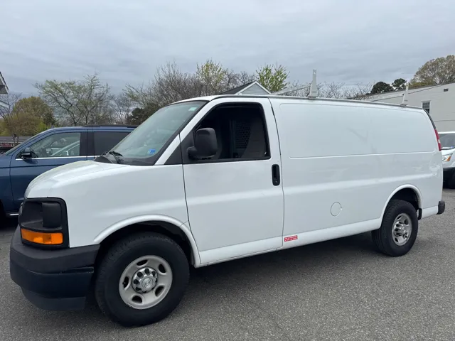 2017 Chevrolet Express 2500 Work Van HD's photo
