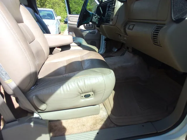 1998 Chevrolet Tahoe LS - Photo 19