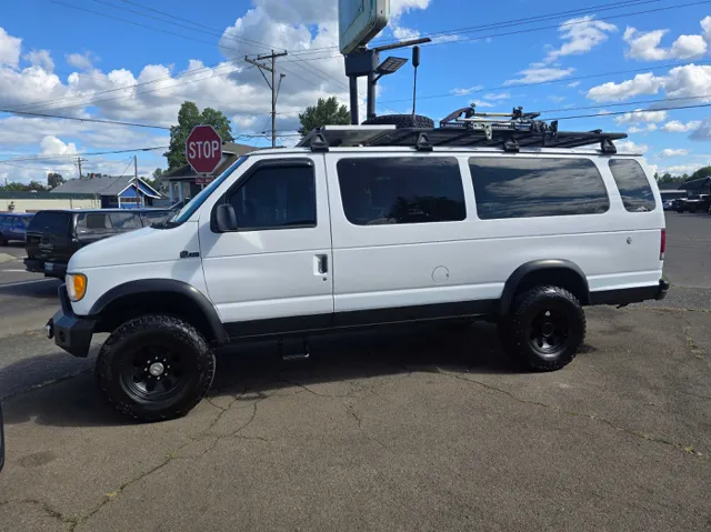 2002 Ford E-Series's photo