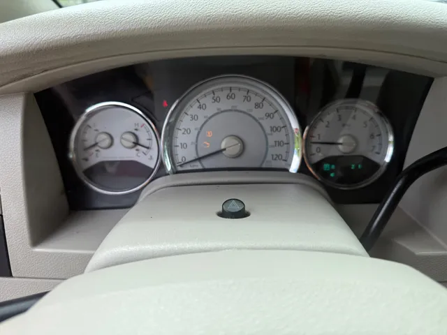 2009 Chrysler Aspen Limited - Photo 22