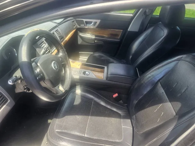 2009 Jaguar XF Supercharged - Photo 8