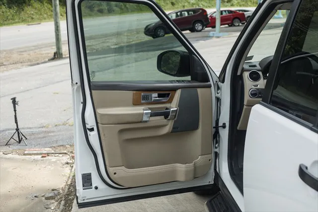 2016 Land Rover LR4 HSE LUX - Photo 14