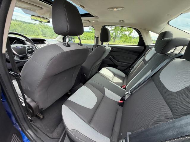 2012 Ford Focus SE Sedan