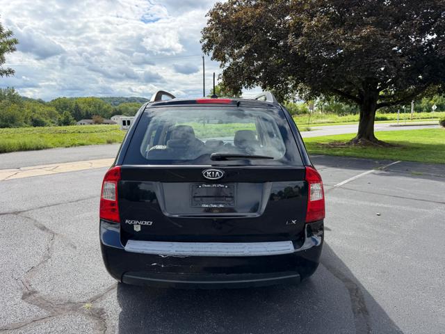 2009 Kia Rondo LX