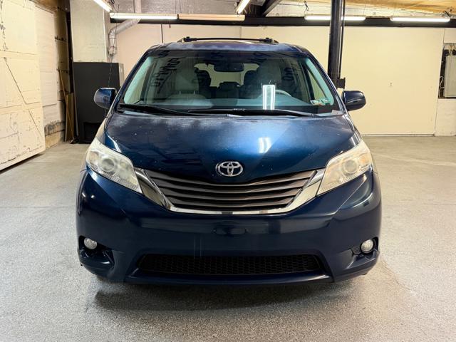 2012 Toyota Sienna Limited FWD 7-Passsenger V6