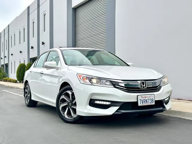 2017 Honda Accord EX - Photo 2