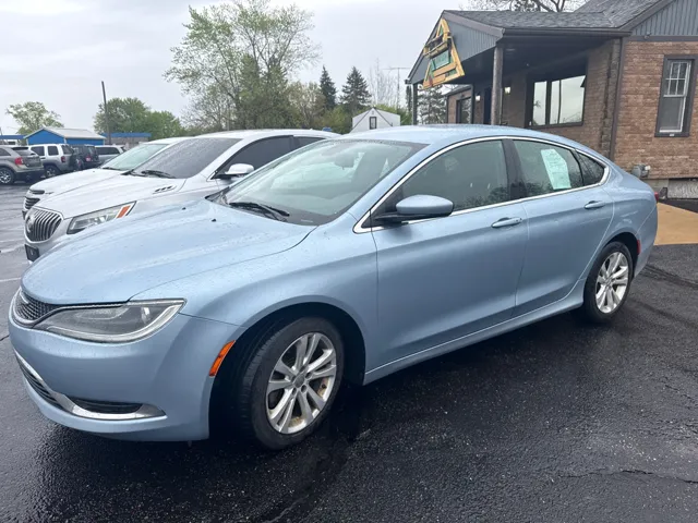 2015 Chrysler 200 Limited's photo
