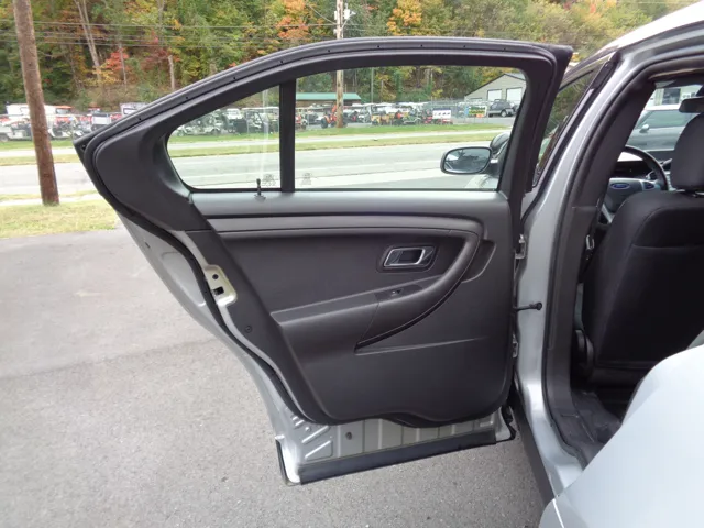 2016 Ford Taurus - Photo 12