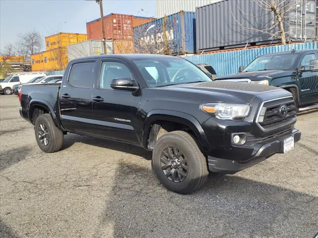 2023 Toyota Tacoma SR5's photo