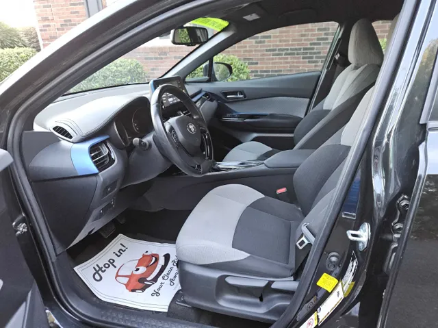 2019 Toyota C-HR XLE Limited photo 12