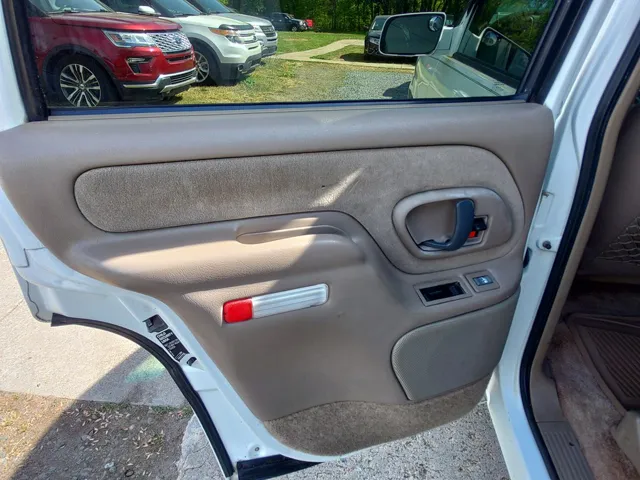 1998 Chevrolet Tahoe LS - Photo 13