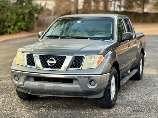 2006 Nissan Frontier SE's photo