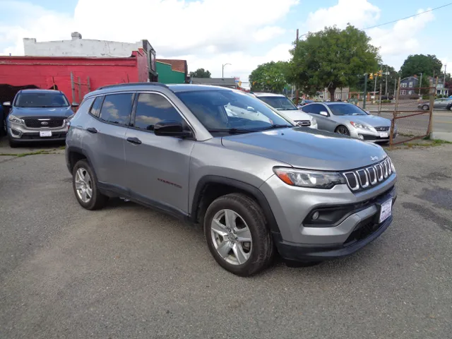 2022 Jeep Compass Latitude 4WD photo