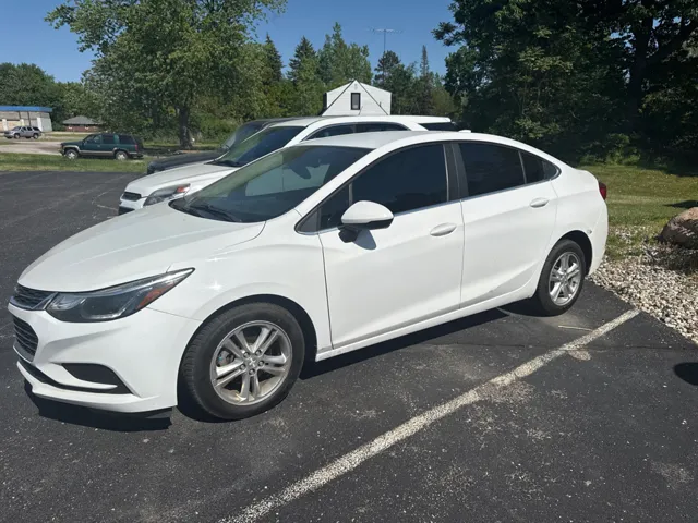 2017 Chevrolet Cruze LT Sedan 6AT's photo