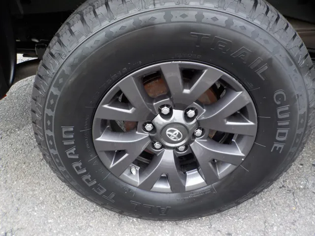 2022 Toyota Tacoma SR5 photo 23