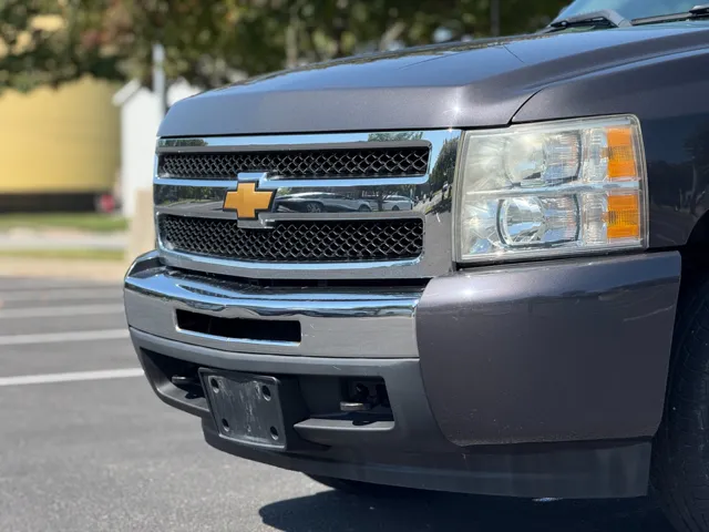 2011 Chevrolet Silverado 1500 LS photo 2