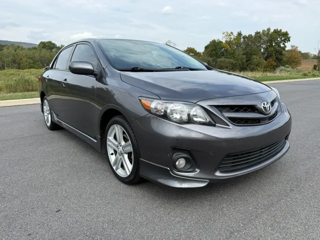 2013 Toyota Corolla S photo 3