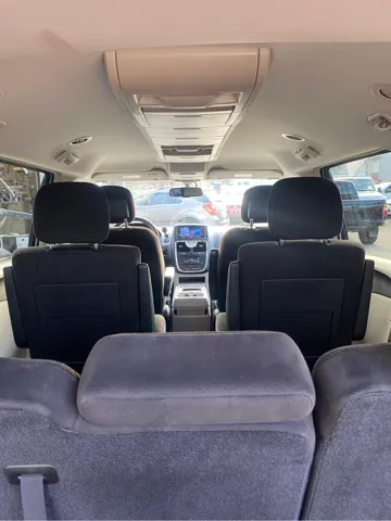 2012 Chrysler Town & Country Touring - Photo 11