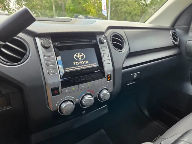 2018 Toyota Tundra SR5 photo 16