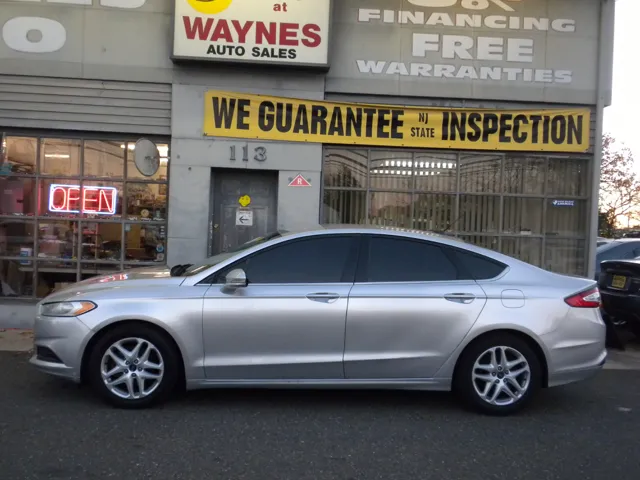 2016 Ford Fusion SE's photo