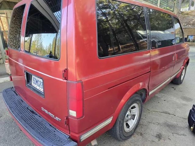 1997 Chevrolet Astro - Photo 9