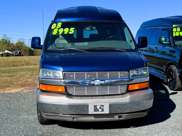 2003 Chevrolet Express Base's photo