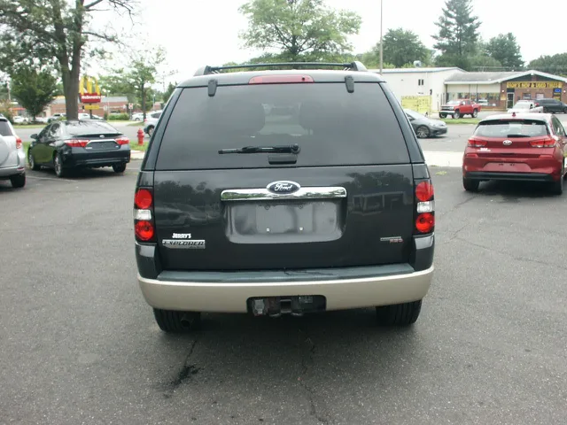 2007 Ford Explorer Eddie Bauer photo 2