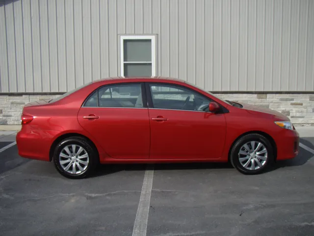 2013 Toyota Corolla LE's photo