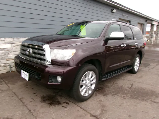 2013 Toyota Sequoia Platinum's photo