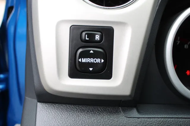 2010 Toyota Corolla Matrix L 4WD photo 11