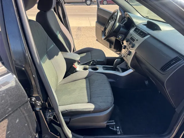 2011 Ford Focus SE - Photo 12