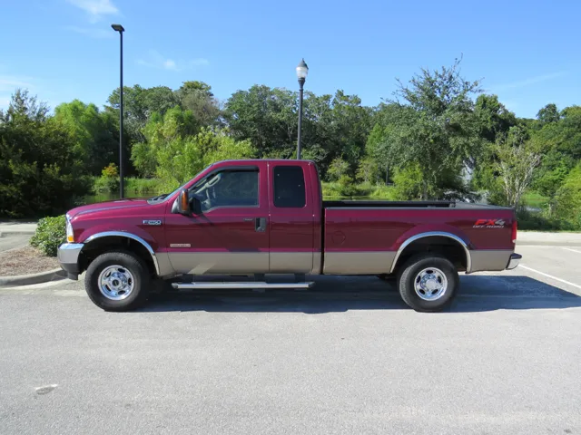 2004 Ford F-250 Lariat photo 3