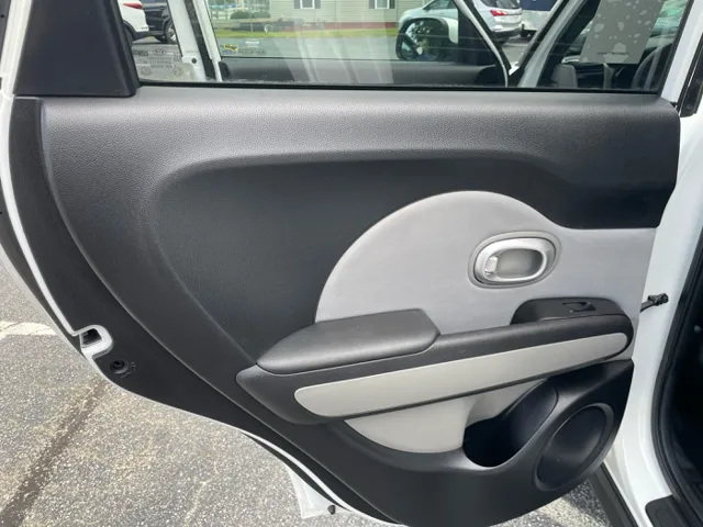 2016 Kia Soul Exclaim photo 11