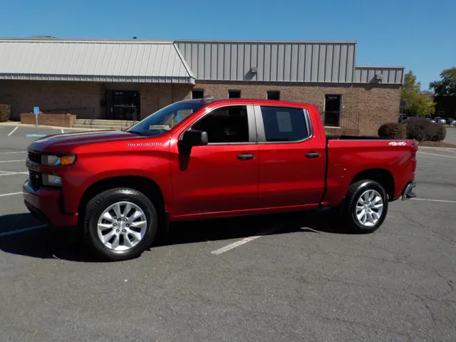 2022 Chevrolet Silverado 1500 photo 2