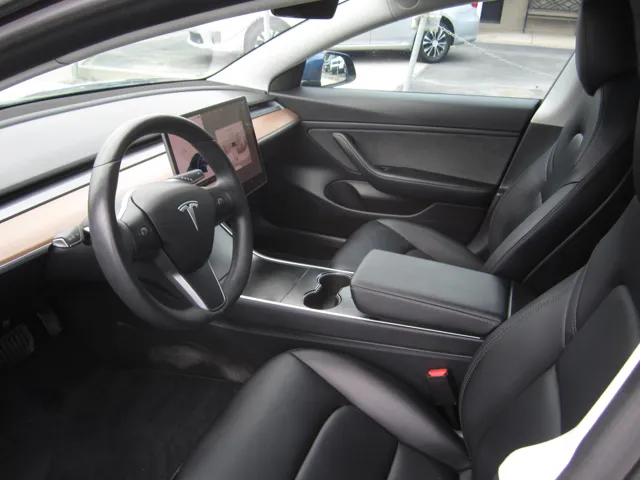 2018 Tesla Model 3 Long Range - Photo 10