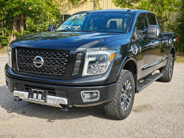 2019 Nissan Titan XD Pro-4X Diesel Crew Cab 4x4 SWB's photo