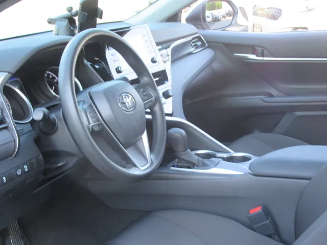 2021 Toyota Camry LE - Photo 21