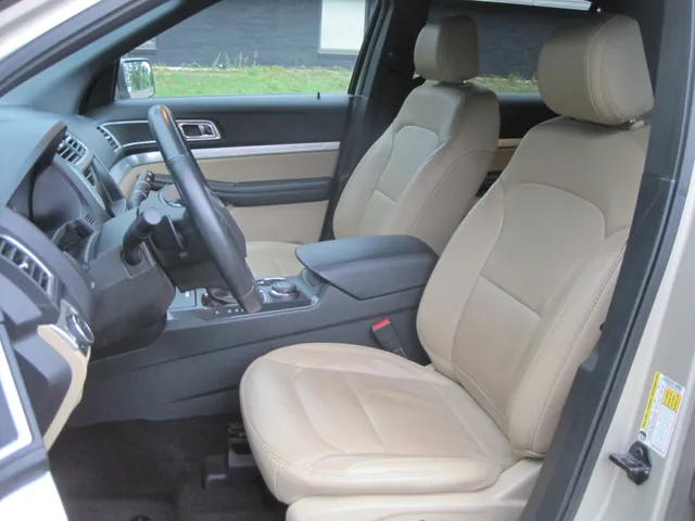 2017 Ford Explorer XLT - Photo 12