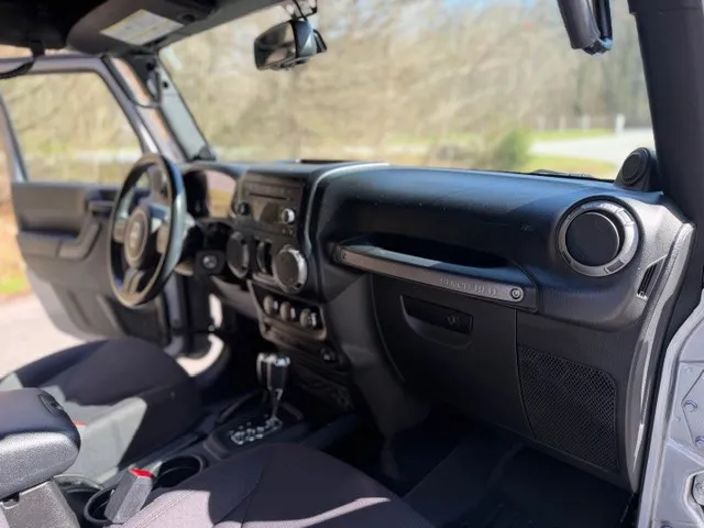 2014 Jeep Wrangler Unlimited Sport - Photo 26