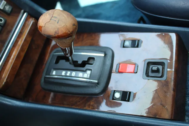 1984 Mercedes Benz 380 photo 10