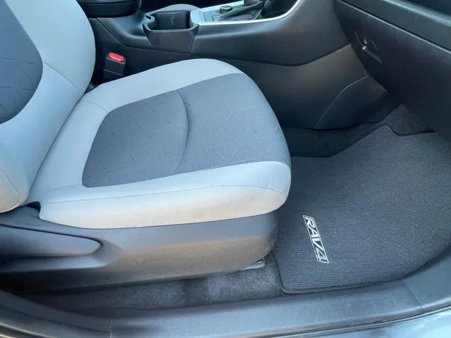 2022 Toyota RAV4 Hybrid photo 18