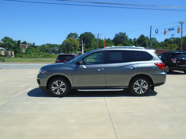 2020 Nissan Pathfinder SL 4WD photo