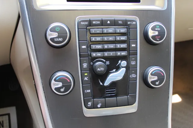 2015 Volvo XC60 T6 Premier Plus - Photo 18