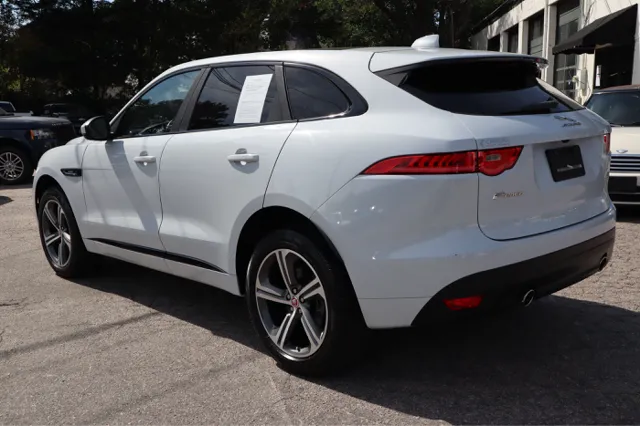 2017 Jaguar F-PACE R-Sport photo 2